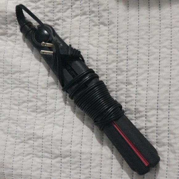 Hair Straightener - Picture 2 of 5